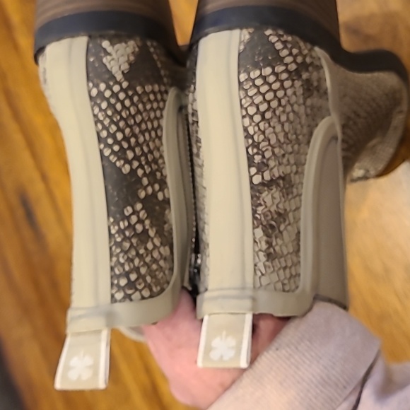 Lucky Brand ankle boots size 6. - Picture 6 of 8